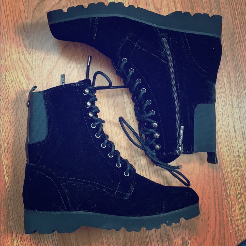 Donald J. Pliner Combat Boots Caiden- U